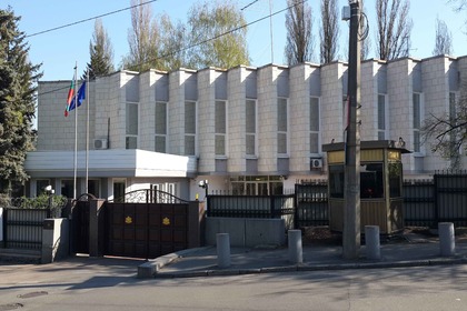 Посолството на Република България в Украйна възобновява поетапно работата си